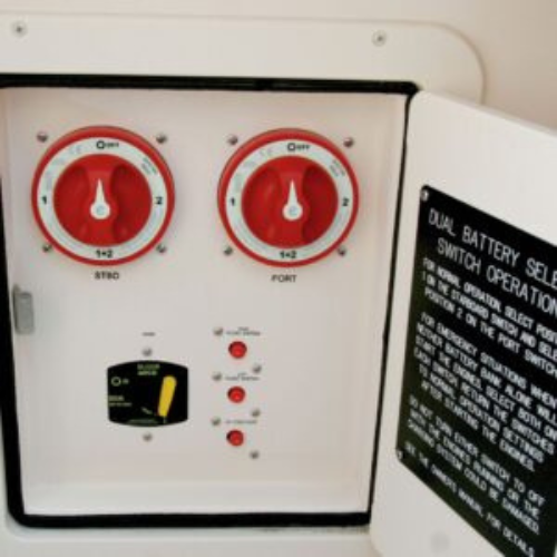E-SERIES PÄÄVIRTAKYTKIN 1-2-OFF-BOTH